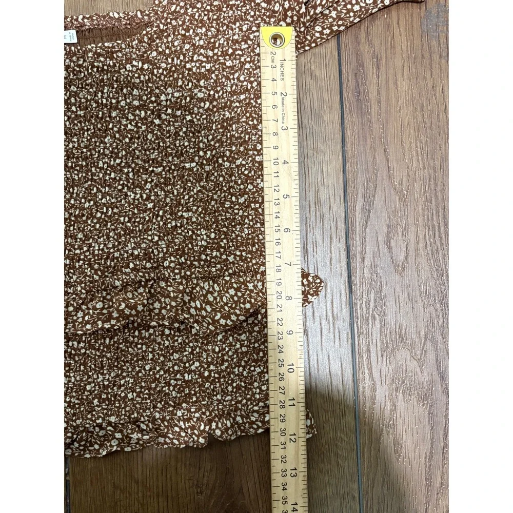 ASTR The Label Brown Ditsy Floral Smocked Puff Sleeve Crop Top M